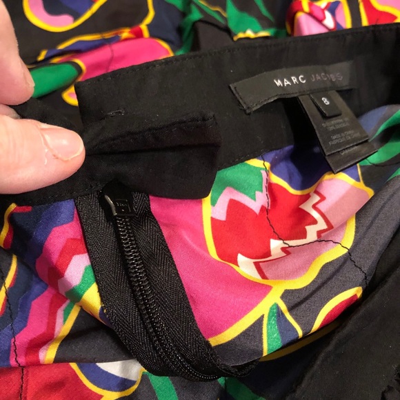 Marc Jacobs black w/pink & red flowers, size 8 - Picture 6 of 7
